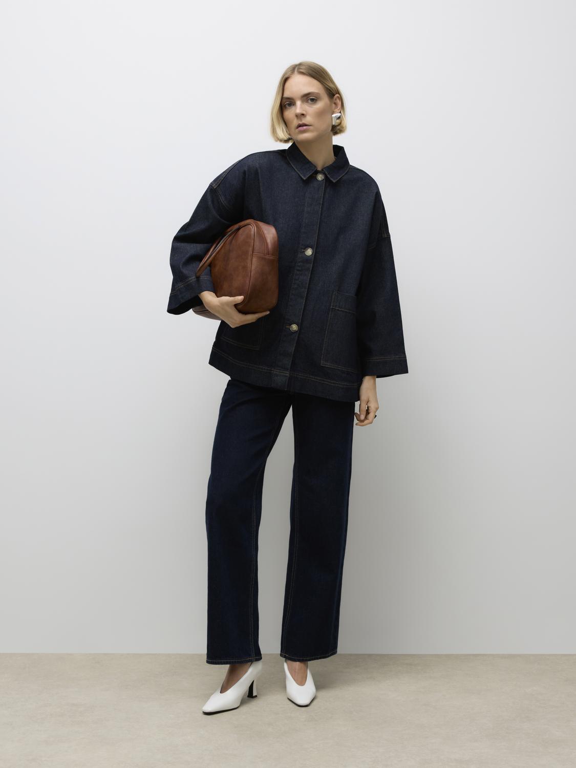 model_shot-front_full